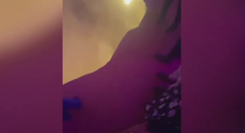 VIDEO. Momentul în care podeaua unui restaurant din Italia se prăbușește cu tot cu invitați