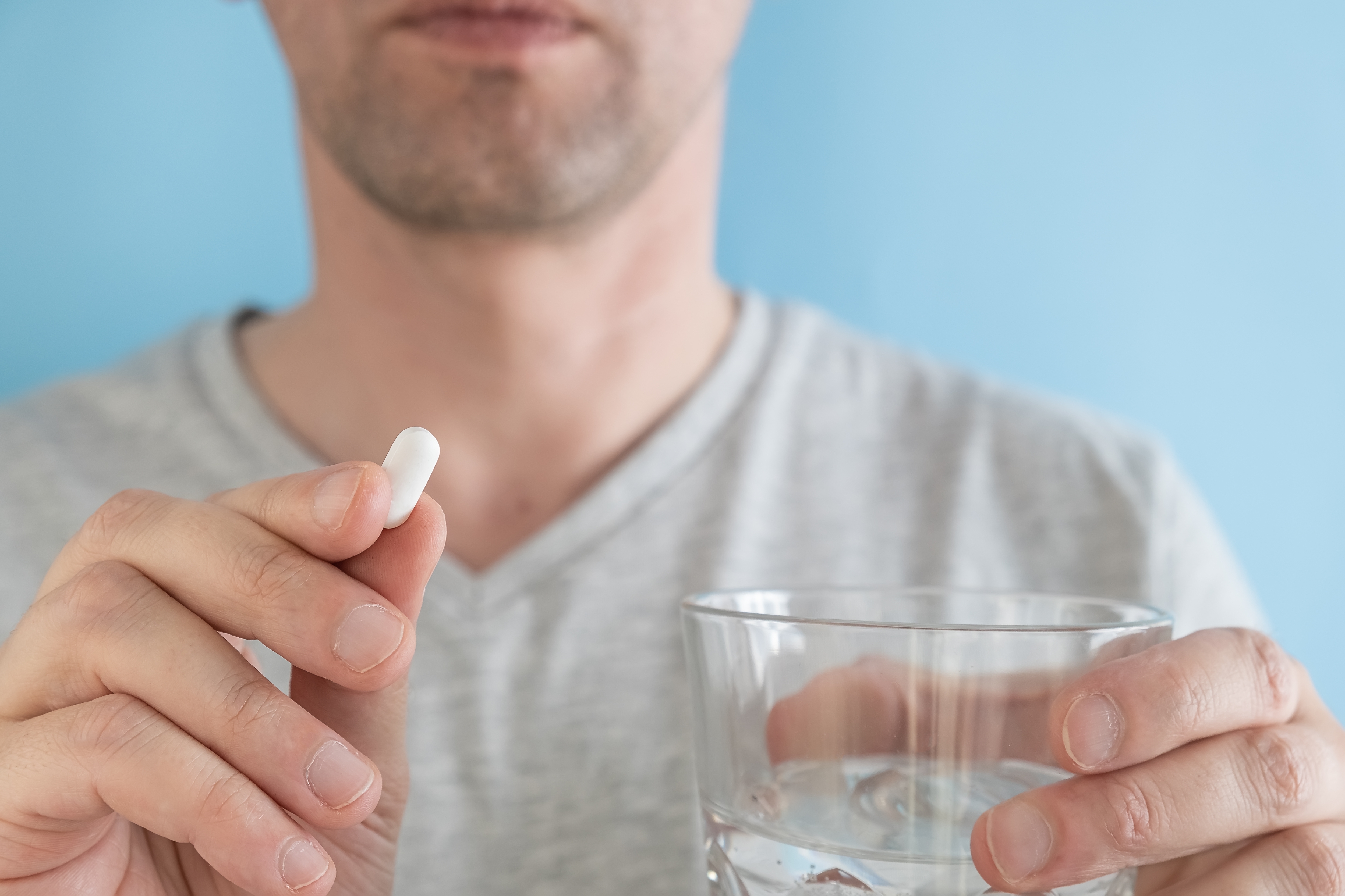 Românii pot cumpăra antibiotice fără rețetă pentru un tratament de trei zile. Anunțul Ministerului Sănătății