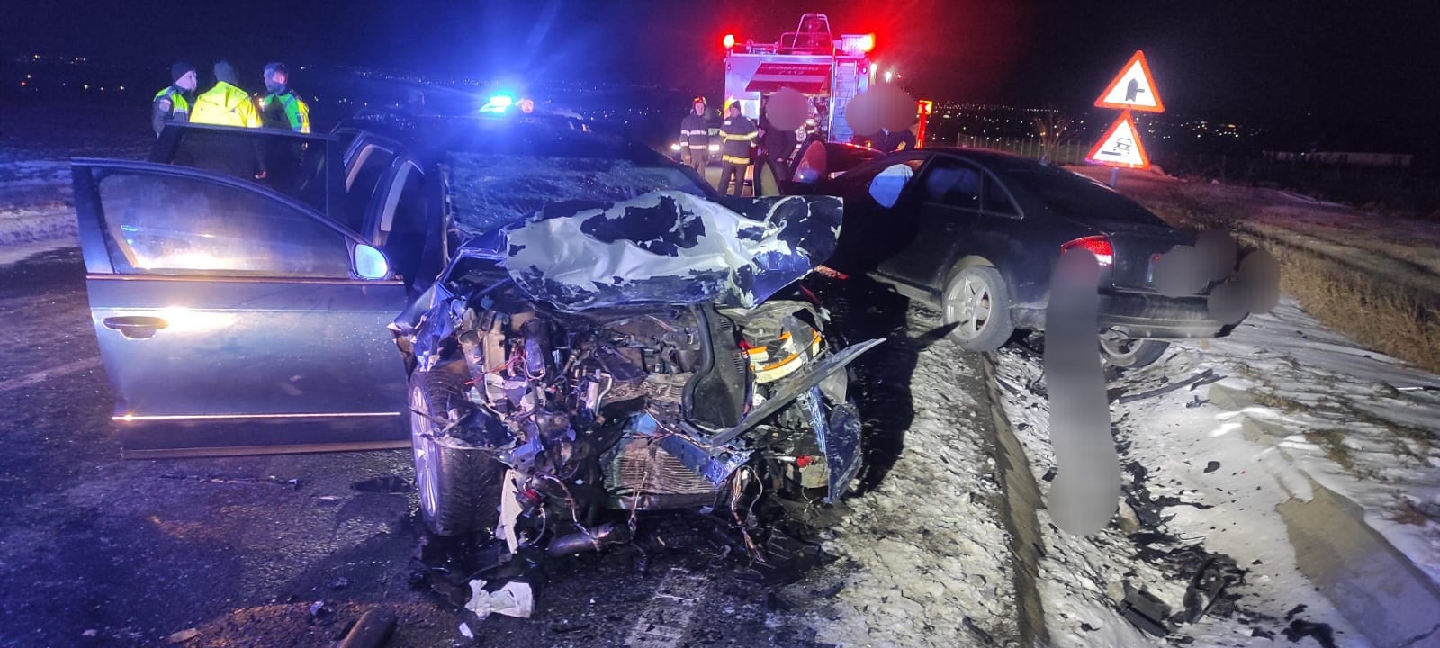 O tânără de 25 de ani a murit după ce mașina în care se afla s-a izbit violent de un alt autoturism