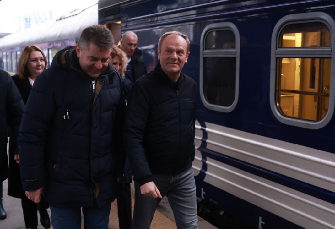 Donald Tusk, prima sa vizită în calitate de premier la Kiev: Războiul Rusiei împotriva Ucrainei este o luptă „între bine şi rău”
