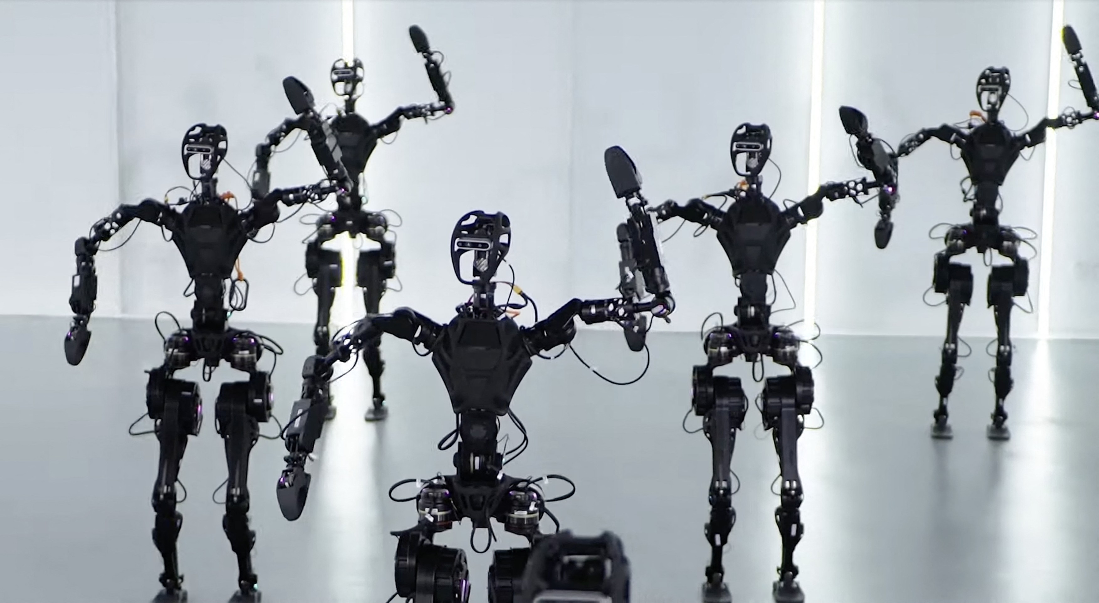 Piața muncii, schimbată de AI. BNR a estimat impactul inteligenței artificiale în economie: doar 4% dintre joburi, supuse riscului