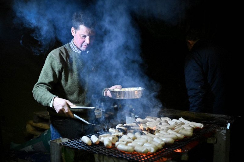 Farmers Begin 'Siege Of Paris' - Longvilliers, France - 29 Jan 2024