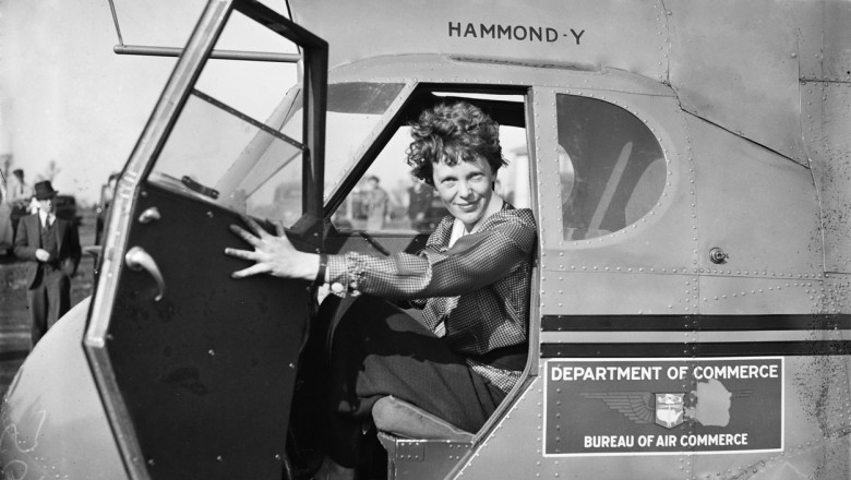 Amelia Earhart la mansa avionului