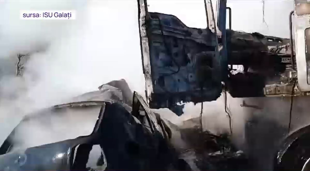 Accident grav pe DN24, între o mașină și un TIR. Doi tineri au ars de vii în incendiul izbucnit în urma impactului