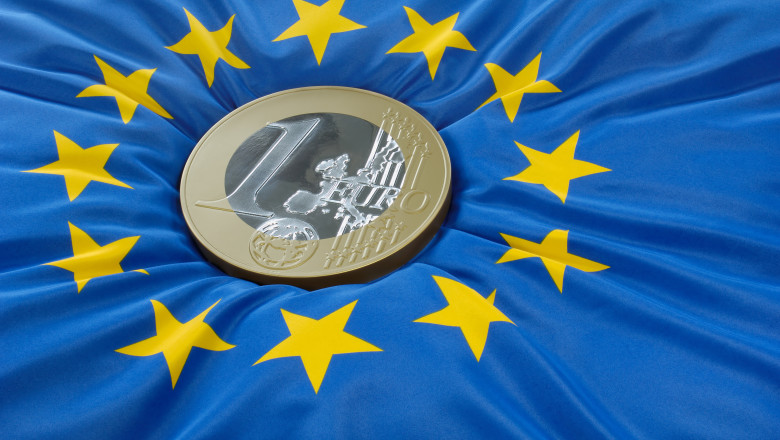 moneda euro pe steagul ue