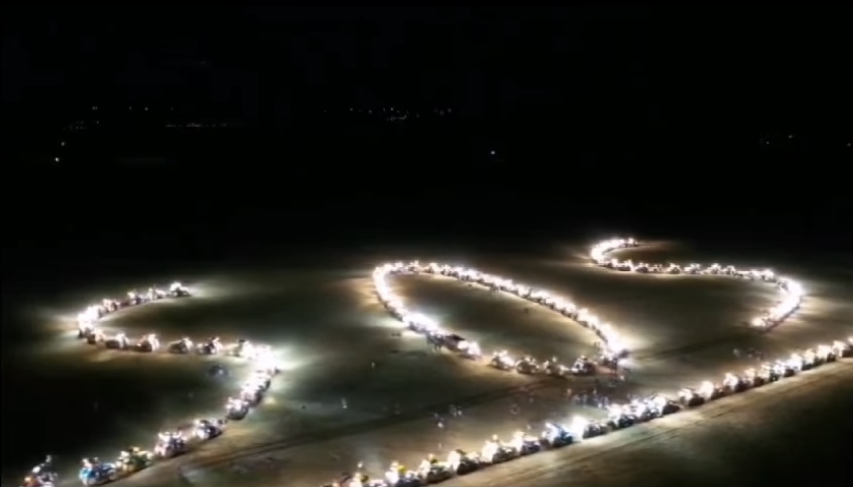 Șoșoacă a „furat” protestul fermierilor francezi, care au scris un mesaj uriaș cu tractoarele. „Mișcarea SOS se extinde în toată lumea”