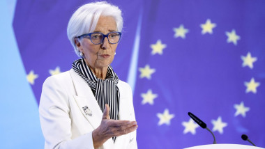 EZB-Präsidentin Christine Lagarde bei der Pressekonferenz der Europäischen Zentralbank in der EZB in Frankfurt. Die EZB