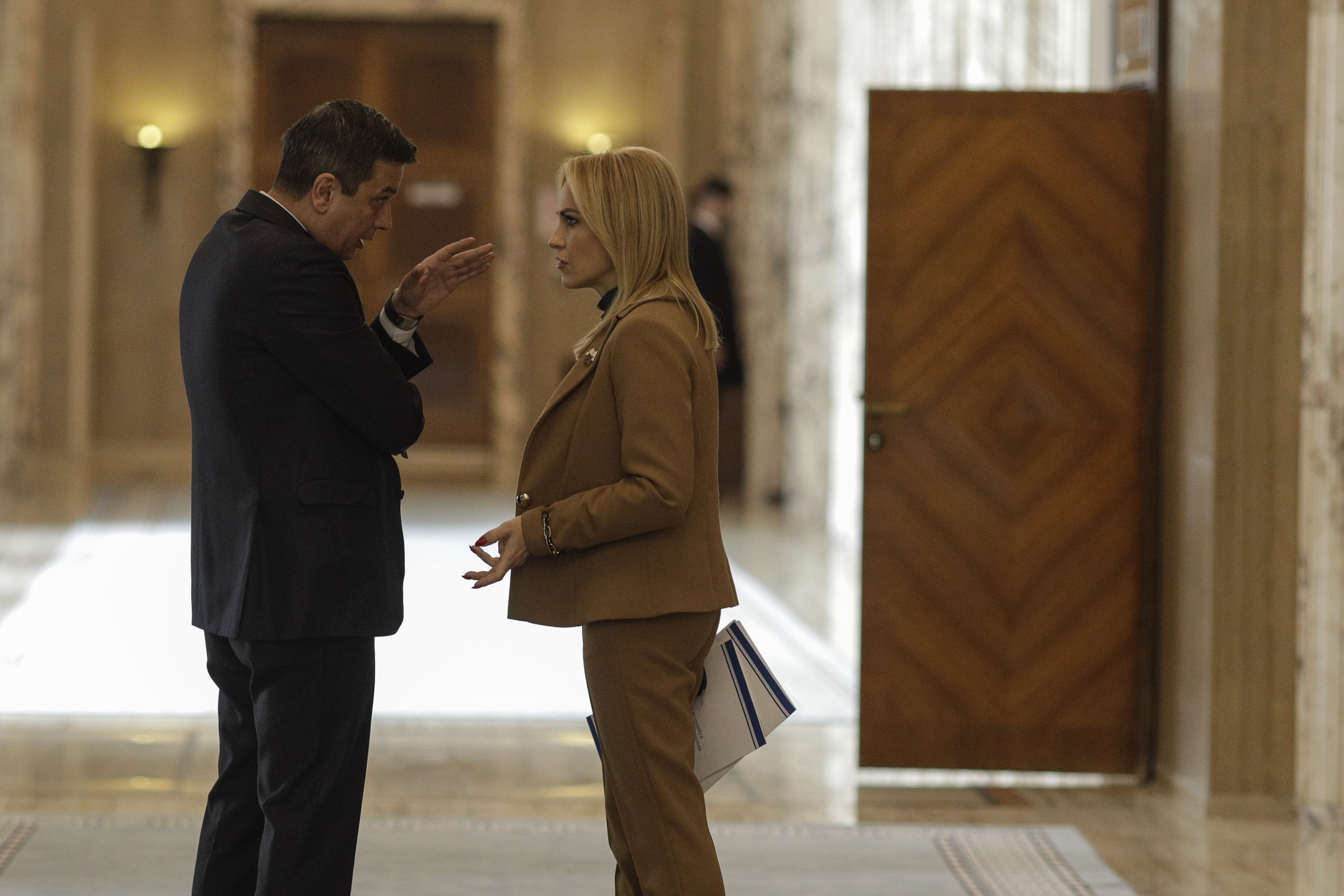 Sorin Grindeanu îi cere Gabrielei Firea să aibă răbdare: „Când vom decide pentru toată țara, decidem și candidatul pentru București”