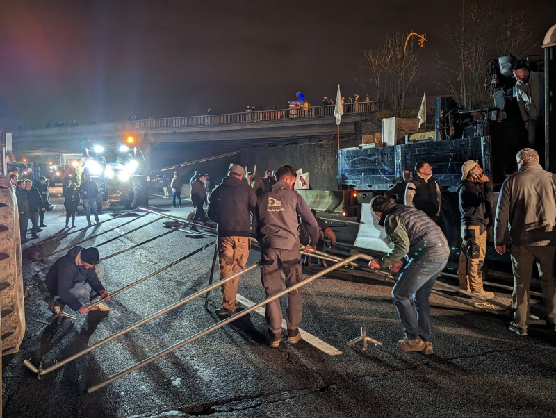 French farmers continue to protest