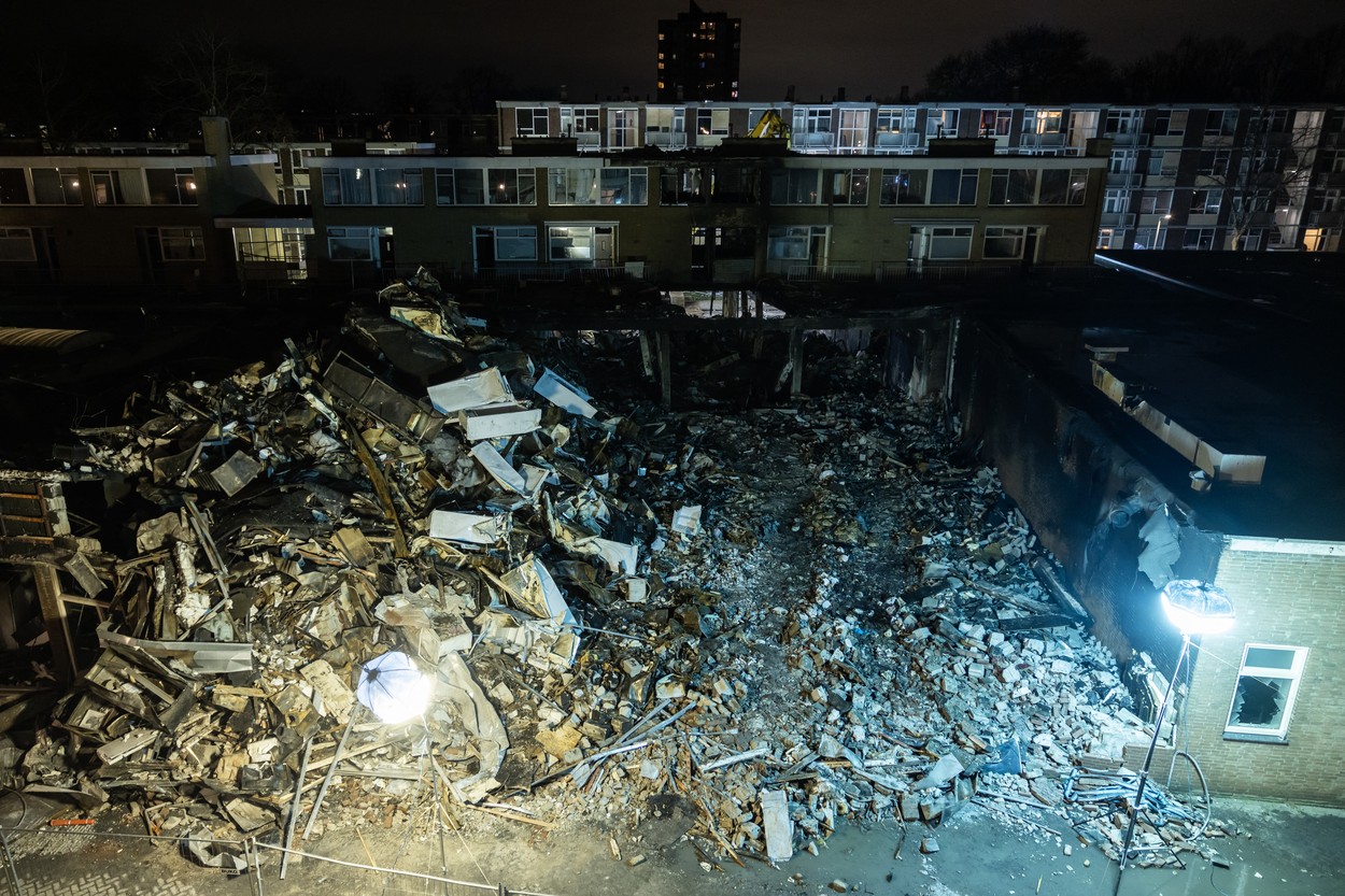 Doi răniţi şi trei dispăruţi la Rotterdam, după o explozie puternică într-un garaj subteran. Mai multe locuințe au fost distruse