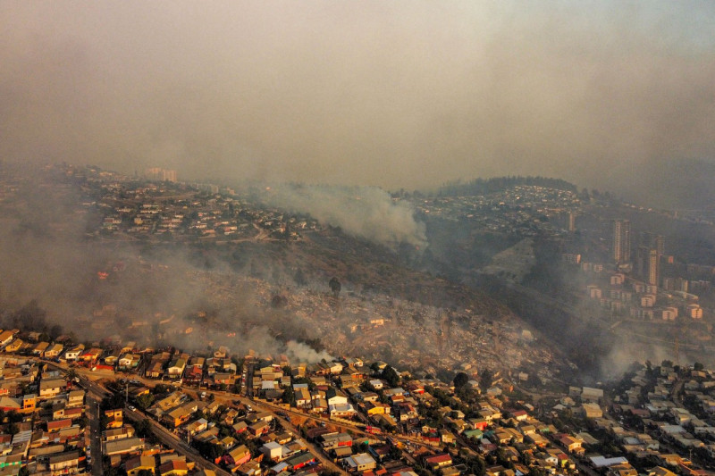 Forest fires affect central-southern Chile