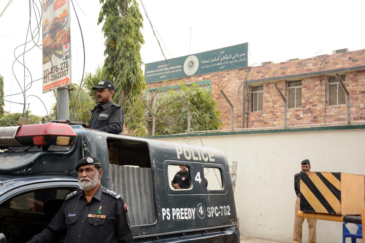 Atac într-o secție de poliție din Pakistan: Cel puțin 10 oameni au murit și alți șase au fost răniți