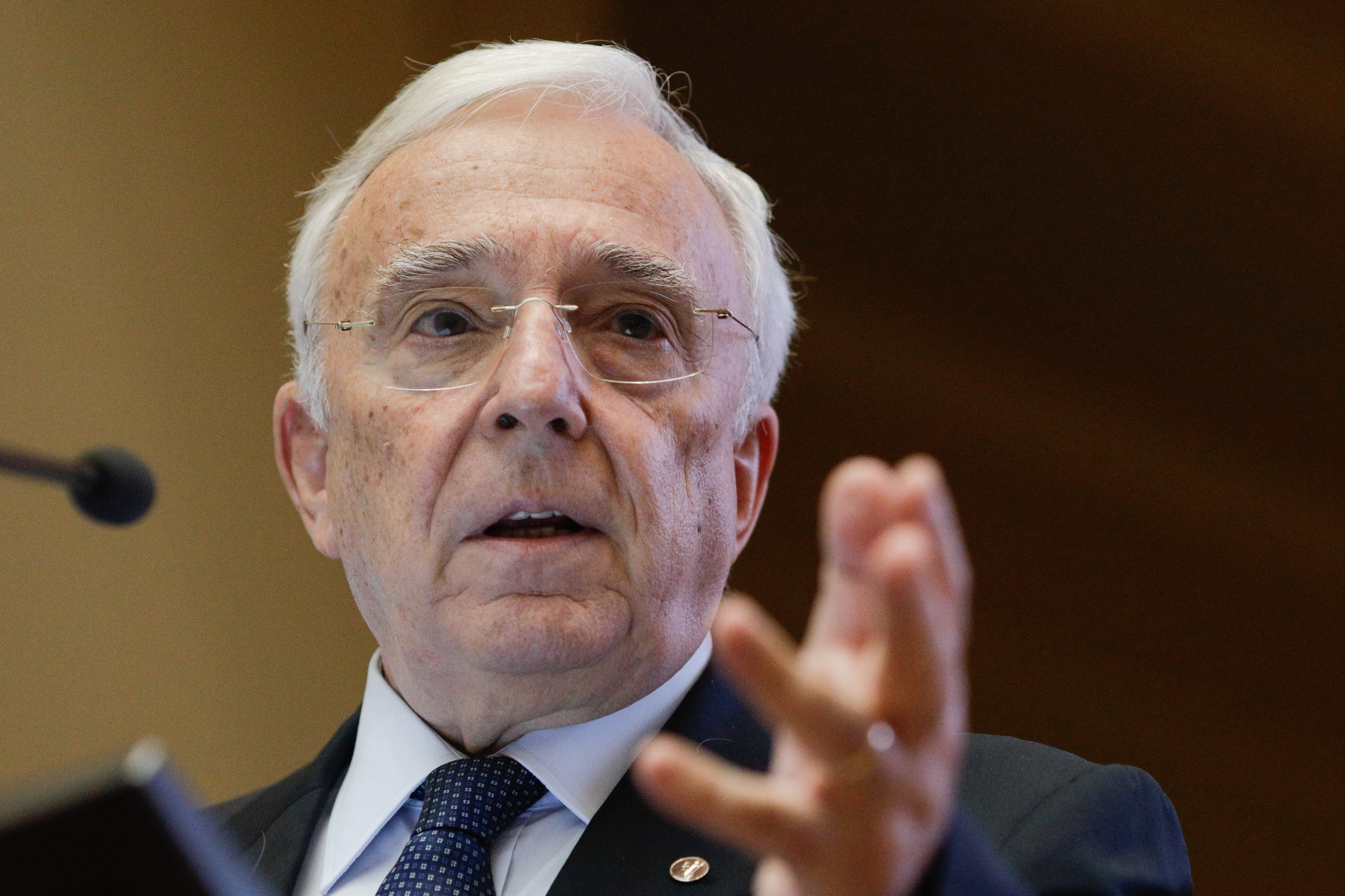 Guvernatorul BNR, Mugur Isărescu, va prezenta miercuri Raportul trimestrial asupra inflației. Care sunt noile prognoze