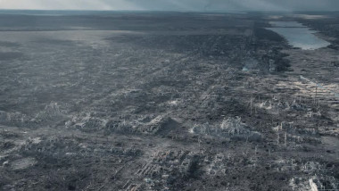 imagine aeriană cu ruinele din orașul Marinka, Donețk