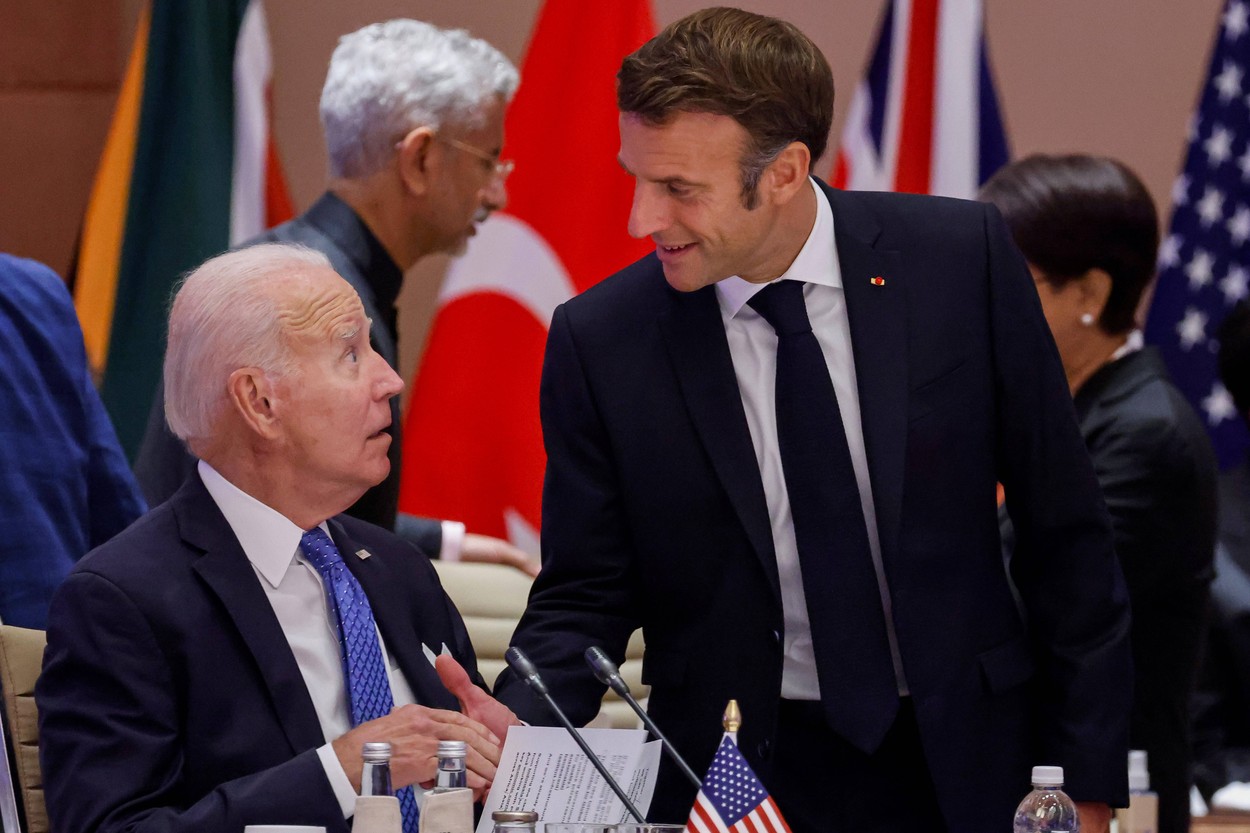 Joe Biden l-a încurcat pe Emmanuel Macron cu fostul președinte al Franței, Francois Mitterrand, care a murit în 1996
