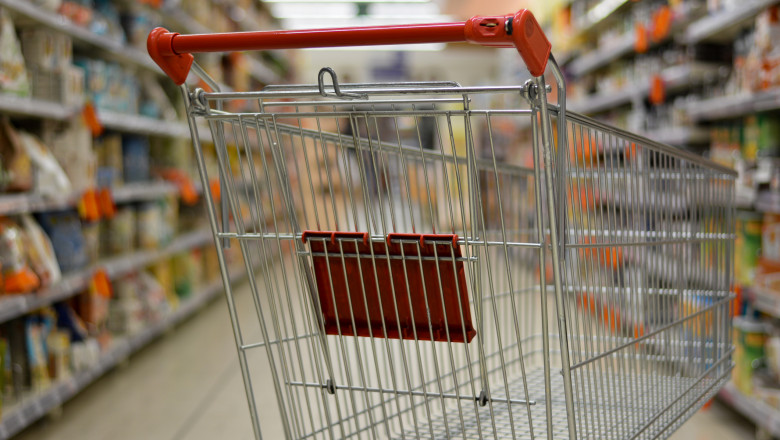 VIDEO. Turist italian uimit de produsele vândute în supermarketurile din România