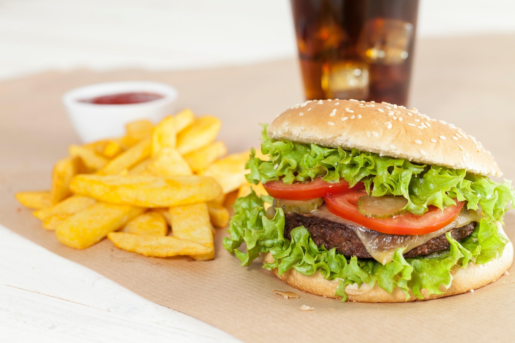 Un centenar din SUA mănâncă de 36 de ani la același restaurant fast food. Acolo și-a sărbătorit aniversarea a 100 de ani