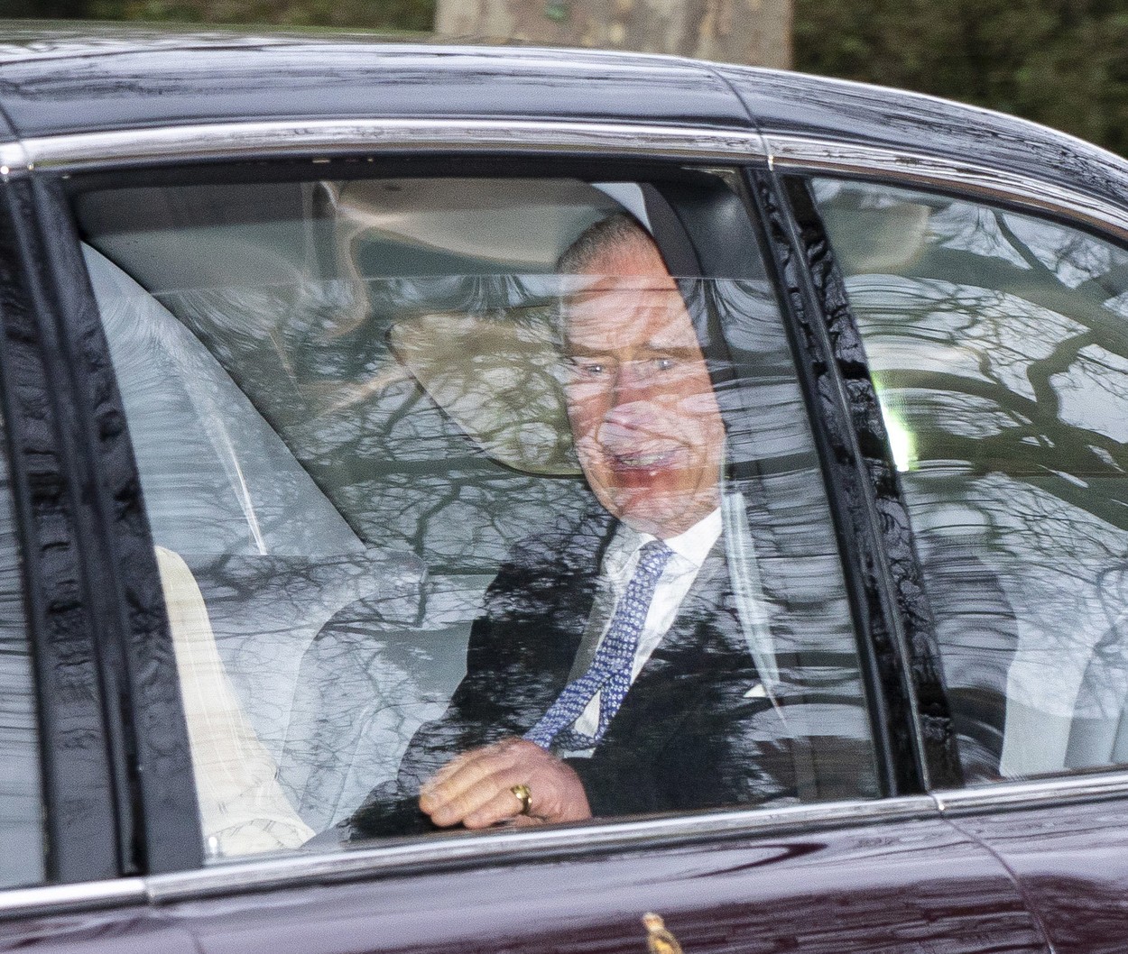 Cum e văzută la Londra revenirea lui Harry. Charles și-a amânat plecarea la Sandringham ca să îl vadă 45 de minute după 16 luni