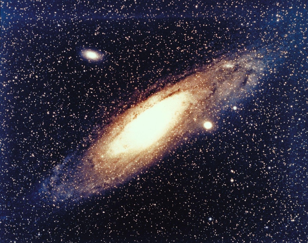 Astronomii chinezi au calculat cu cea mai mare precizie de până acum cât cântărește galaxia Andromeda