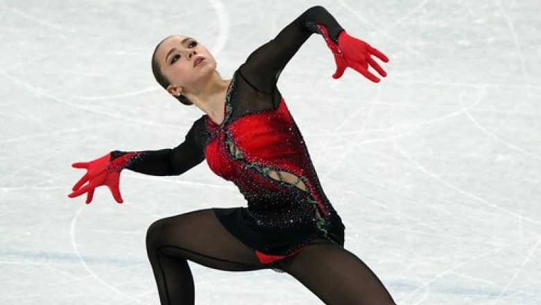 TAS: Patinatoarea rusă Valieva a pus testul antidoping cu rezultat pozitiv pe seama unui desert cu căpșuni, preparat de bunicul ei