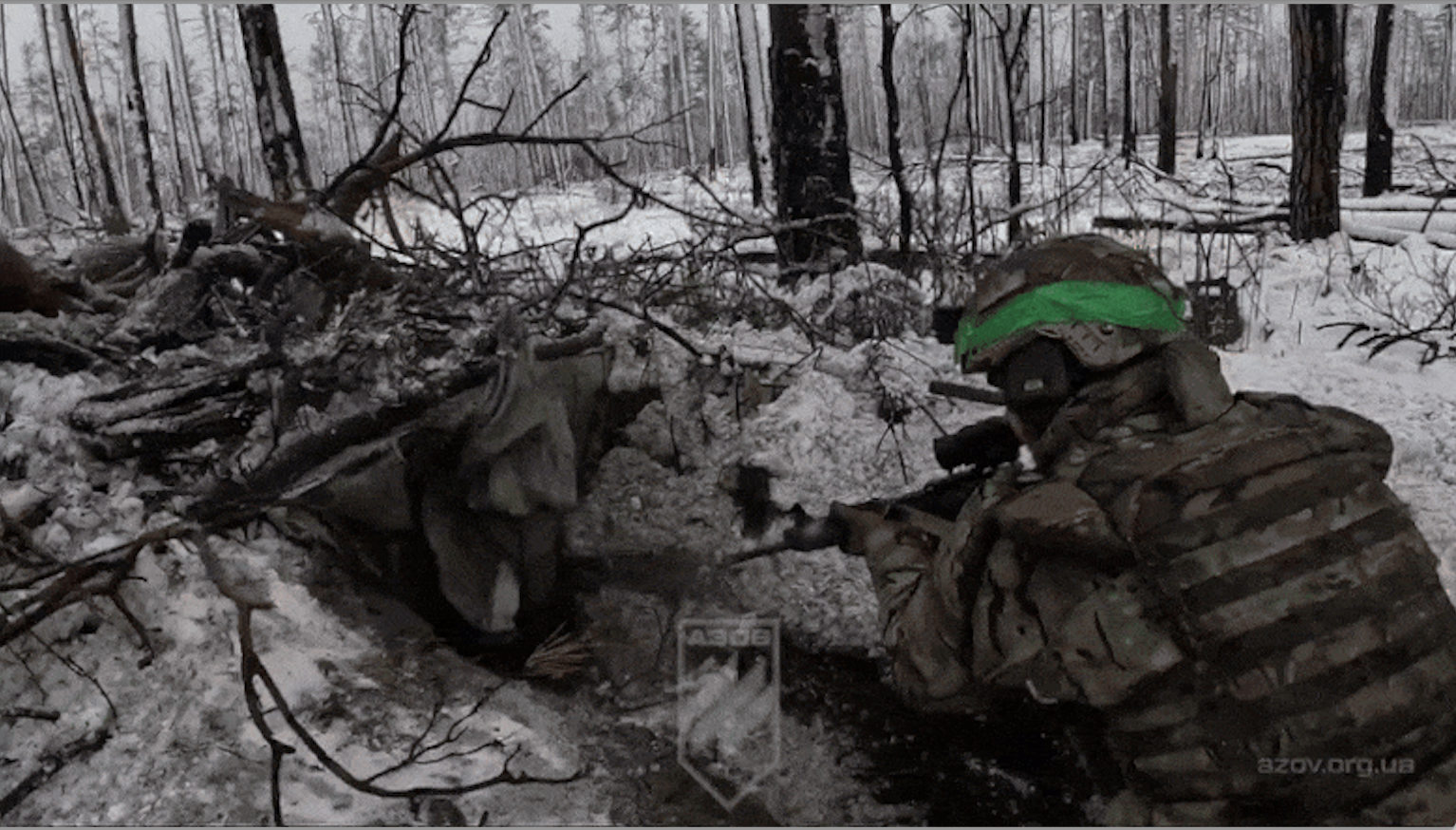 Brigada Azov „curăță” tranșeele rusești în pădurea Kremina. 15 minute de lupte intense filmate de luptătorii ucraineni