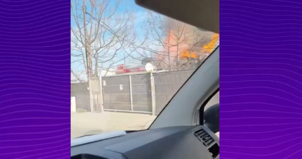 Incendiu la o vopsitorie auto din Constanța. Arde o mașină aflată într-un cuptor de uscare