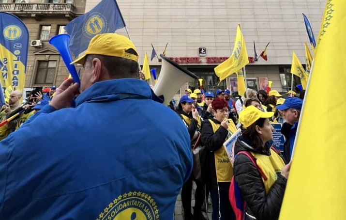 Protest al medicilor în București. Ei acuză guvernul de „lipsă de onestitate” în privința creșterilor salariale promise