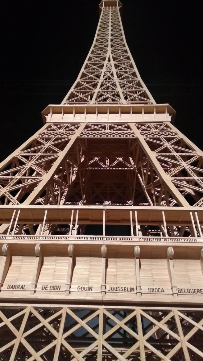 Après 8 ans de travail, sa Tour Eiffel en allumettes invalidée par le Guinness Book des records