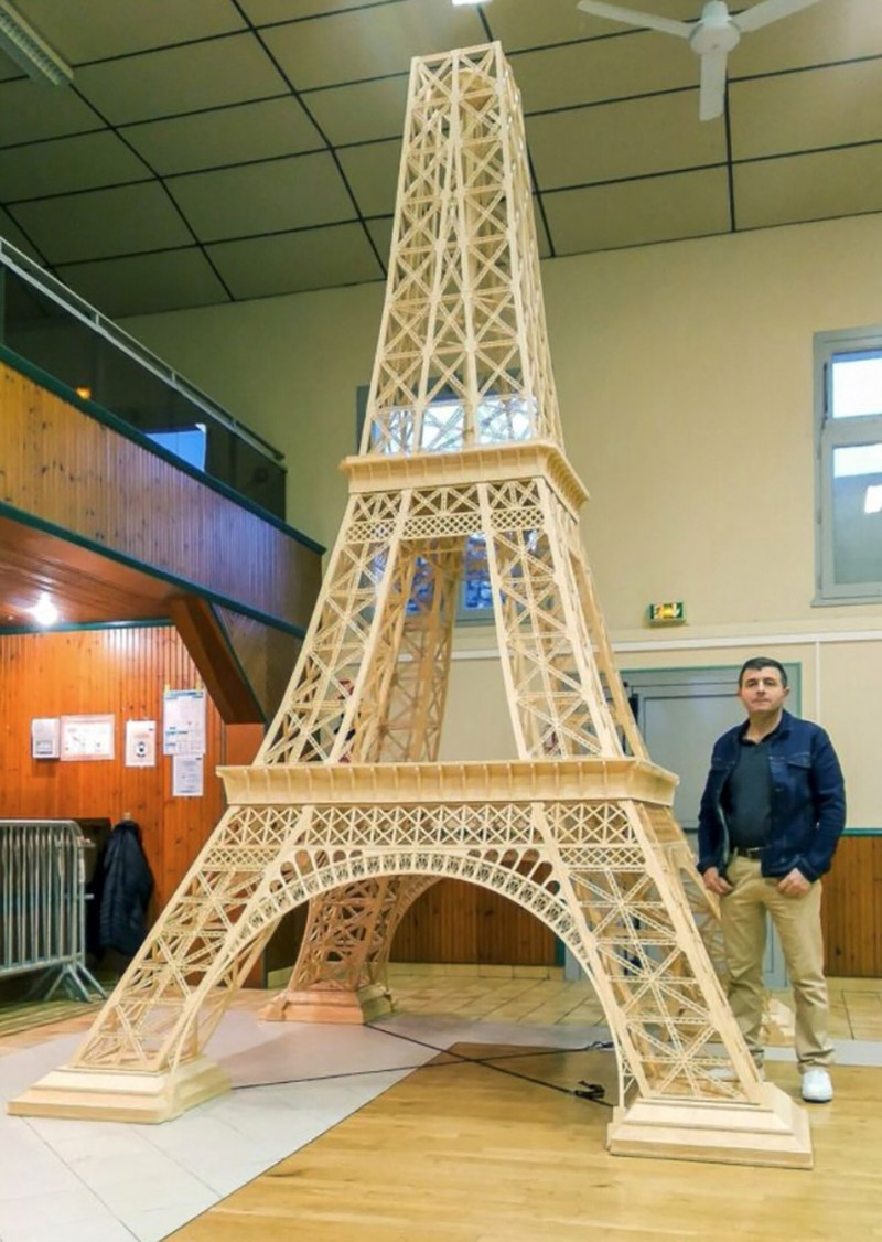 Après 8 ans de travail, sa Tour Eiffel en allumettes invalidée par le Guinness Book des records