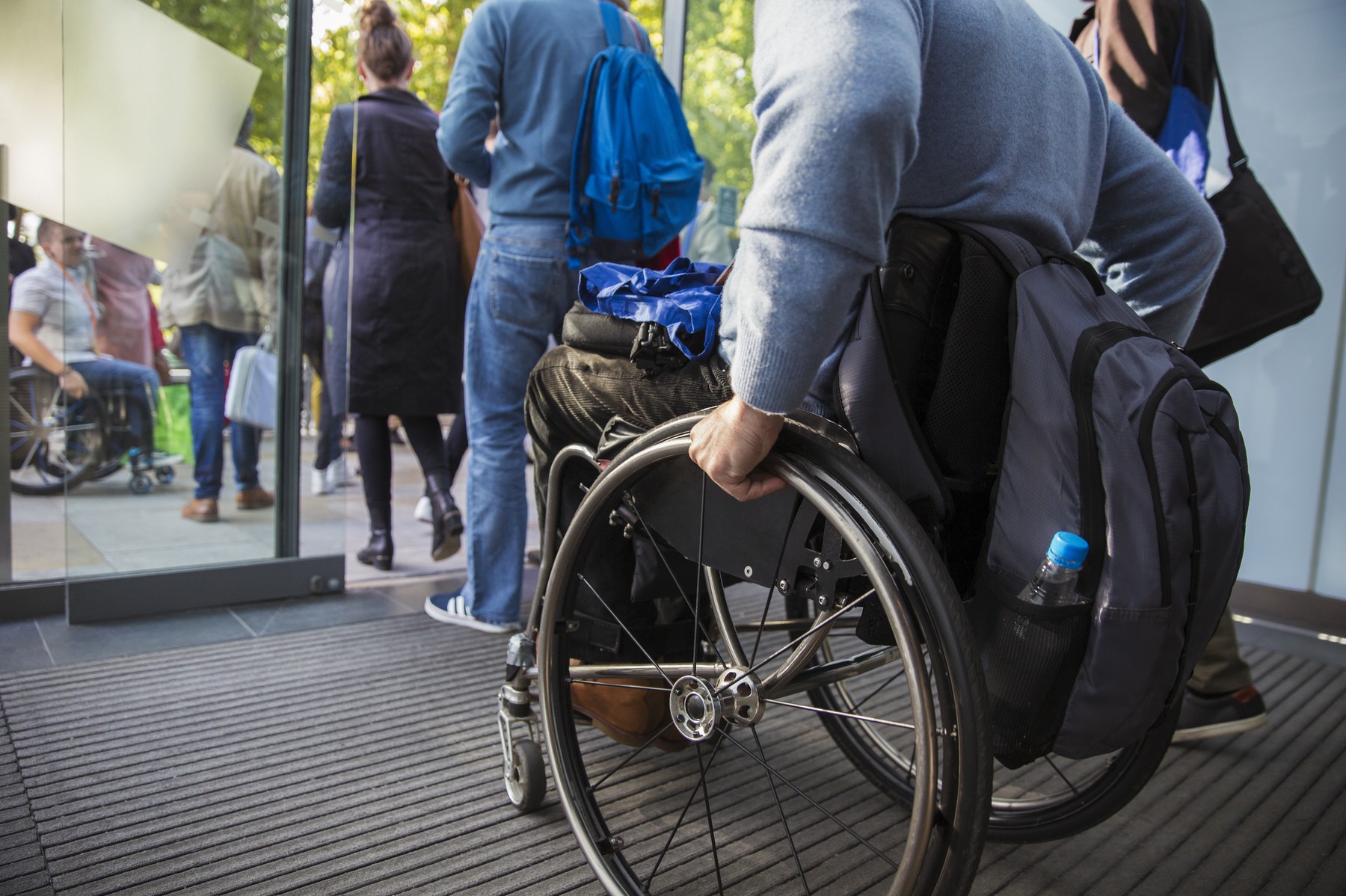 Oamenii cu dizabilități vor avea un card standardizat, care le va da aceleași drepturi în toate țările UE