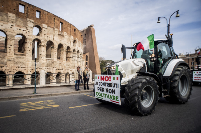 Tractors protest: some vehicles parade through the streets of the centre, Rome, Italy - 9 February 2024