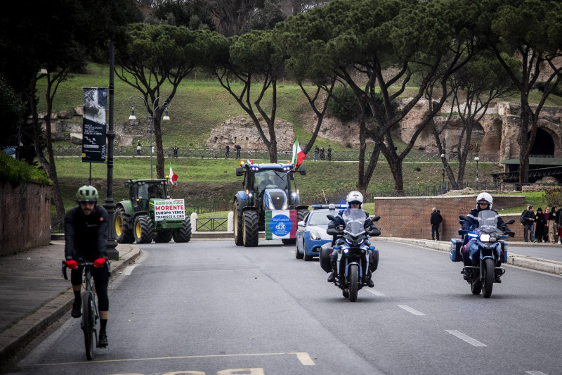 Tractors protest: some vehicles parade through the streets of the centre, Rome, Italy - 9 February 2024