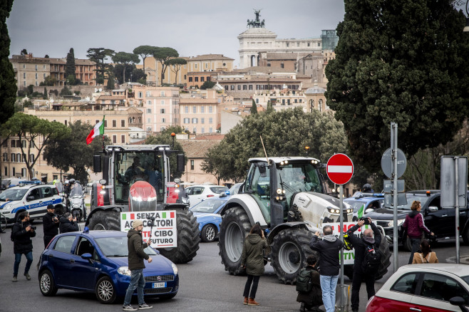 Tractors protest: some vehicles parade through the streets of the centre, Rome, Italy - 9 February 2024