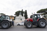 Tractors march to protest in downtown Rome: Italian farmers against the new EU regulations