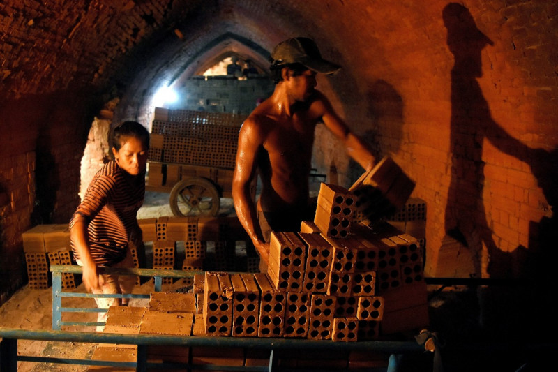 cambodgia-fabrică-cărămidă-2
