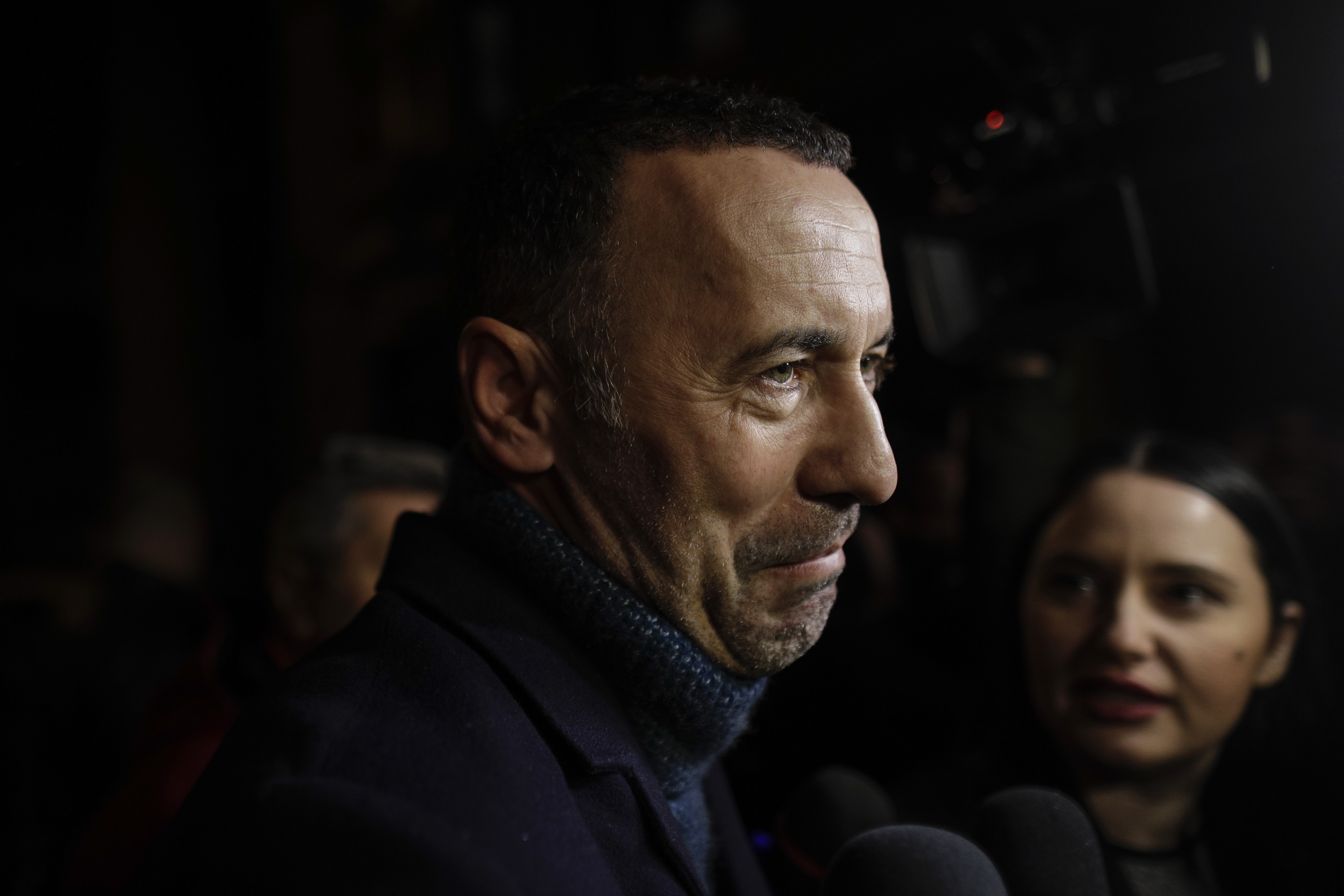 Iulian Dumitrescu e acuzat de DNA de luare de mită. Șeful CJ Prahova a fost pus sub control judiciar și are sechestru pe conturi