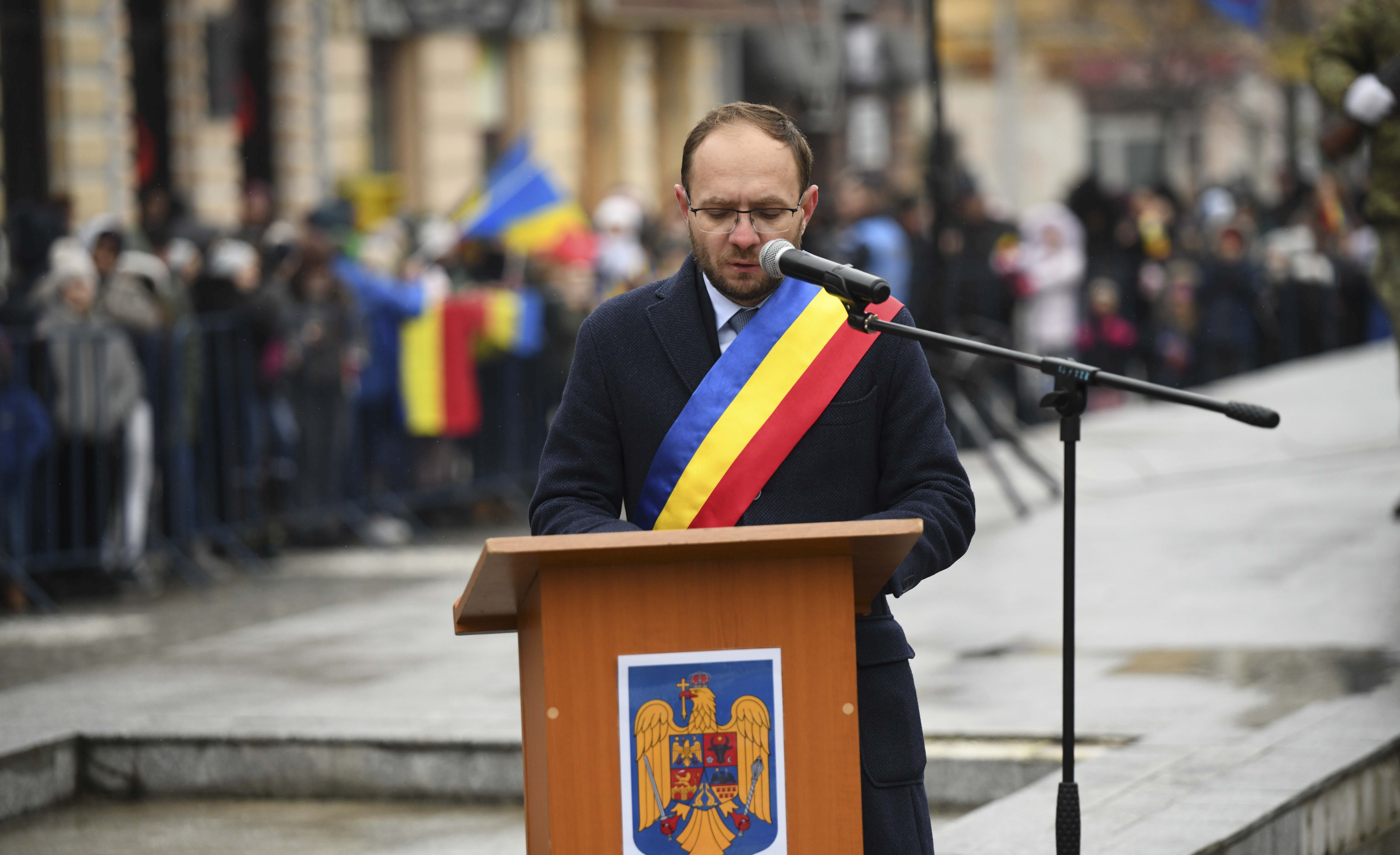 Percheziții DNA la Primăria Botoșani. Primarul Cosmin Andrei, acuzat că a aranjat un concurs în primărie