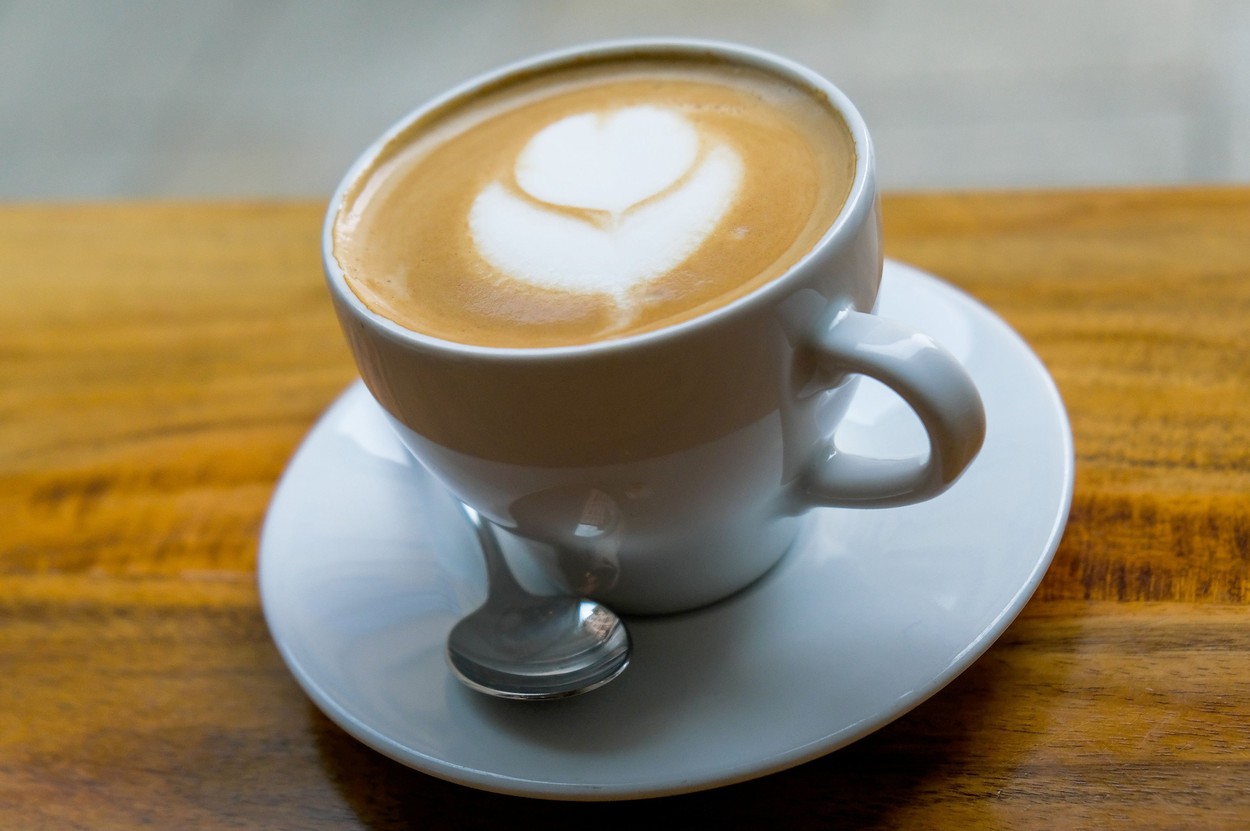 Directorul unei școli din Japonia a fost demis pentru o jumătate de ceașcă de cafea în plus