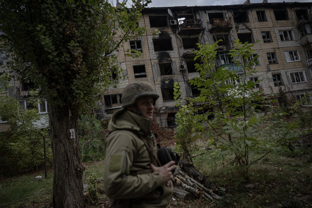 Operațiune de salvare în Avdiivka: Localnicii fug din calea rușilor fluturând pânze albe. Ucraina a evacuat peste 100 de civili