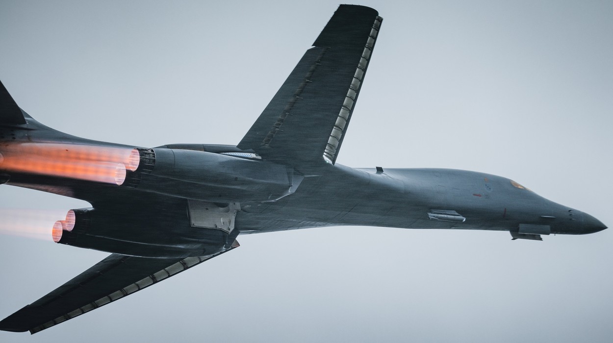Bombardierele B-1, folosite în atacurile SUA asupra țintelor din Siria și Irak