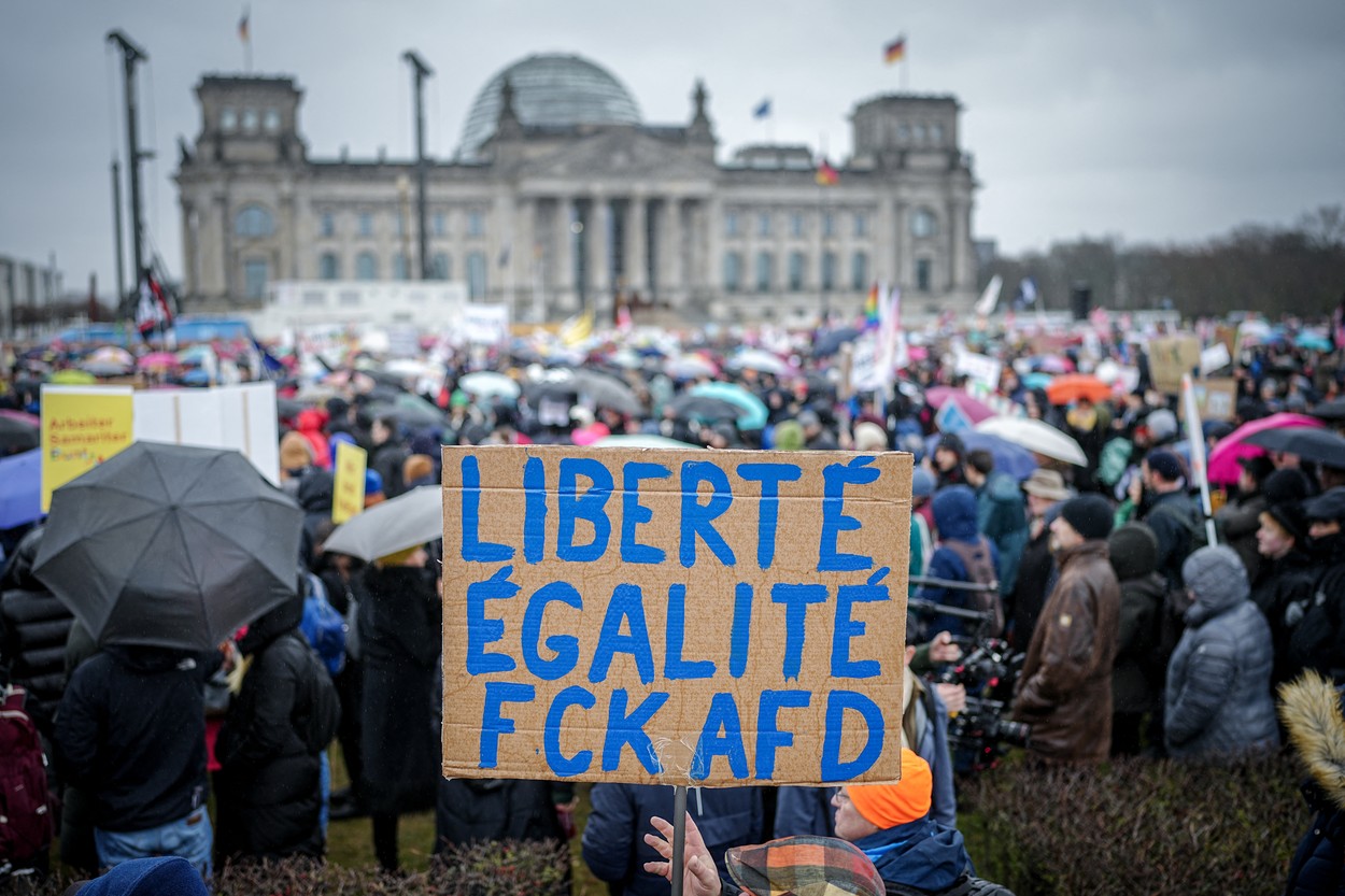 „Toți împreună împotriva fascismului”: Mii de oameni demonstrează în Germania împotriva extremei drepte