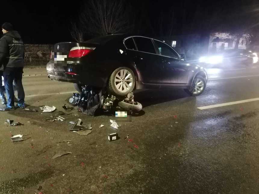 Impact puternic pe o șosea din Florești: O motocicletă a fost prinsă sub una dintre mașinile cu care s-a ciocnit