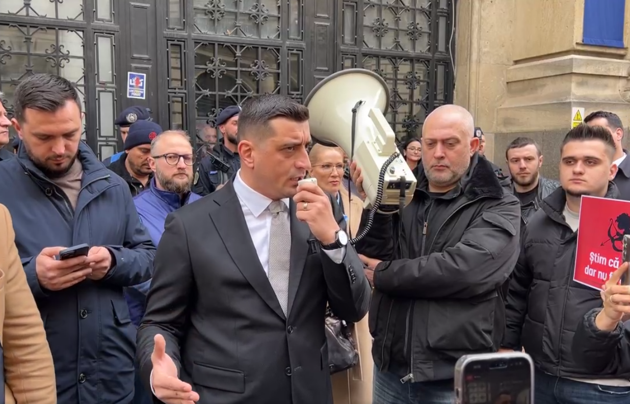 Protest AUR la sediul AEP. Toni Greblă către George Simion: Cred că partidele de la guvernare au renunţat la ideea comasării