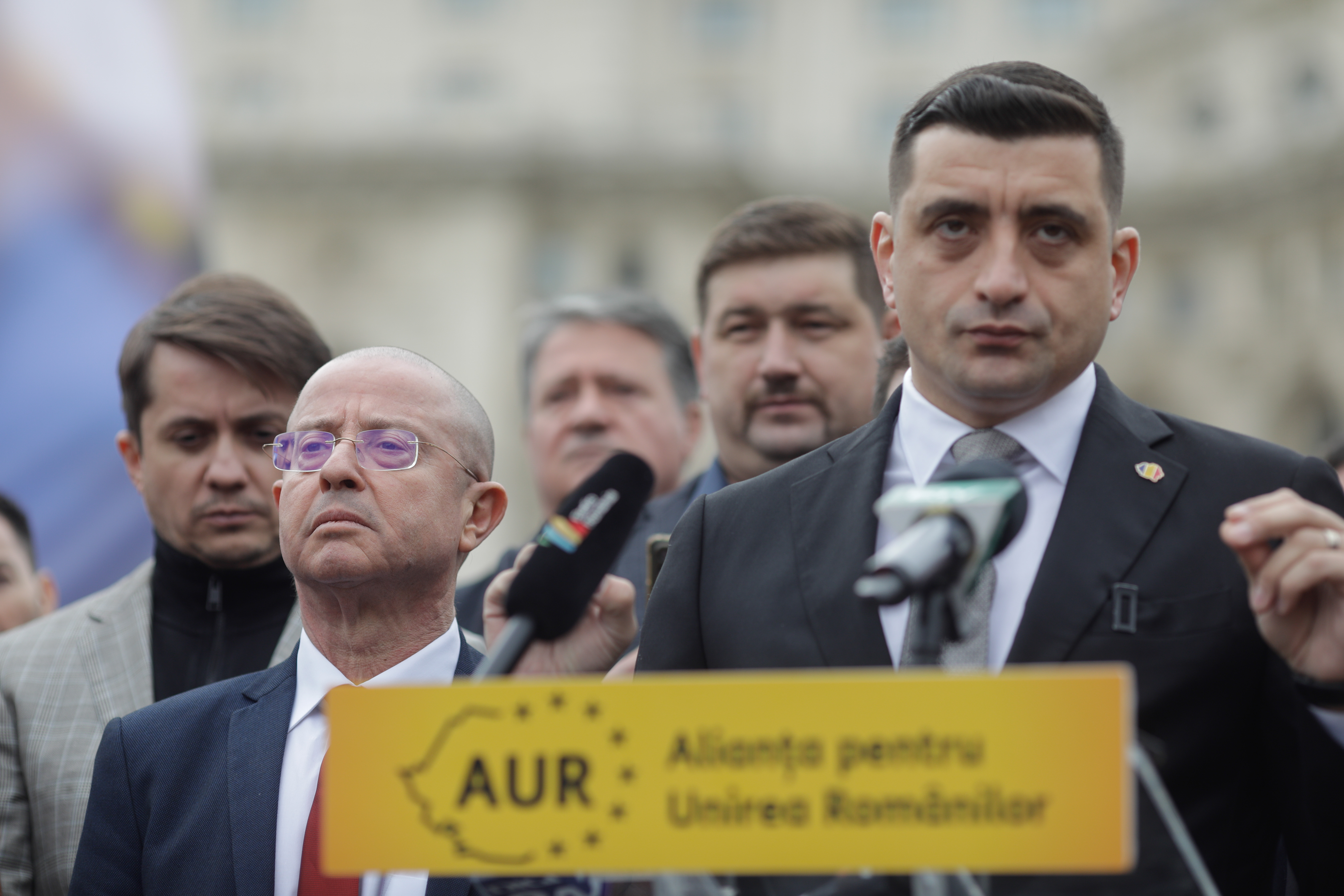 Surse: Europarlamentarul Tudor Ciuhodaru vrea să plece de la PSD la AUR. A apărut deja la un eveniment lângă George Simion