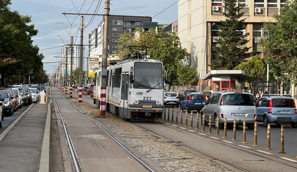 Traseul tramvaiului 5 din Capitală, modificat pentru reabilitarea căii de rulare. Pe un segment, călătorii vor fi preluaţi de linia 605