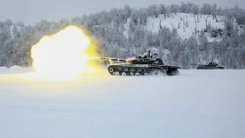 Tank crews hold exercise in Murmansk Region