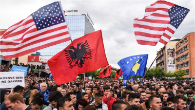 proteste anti-guvern la Pristina