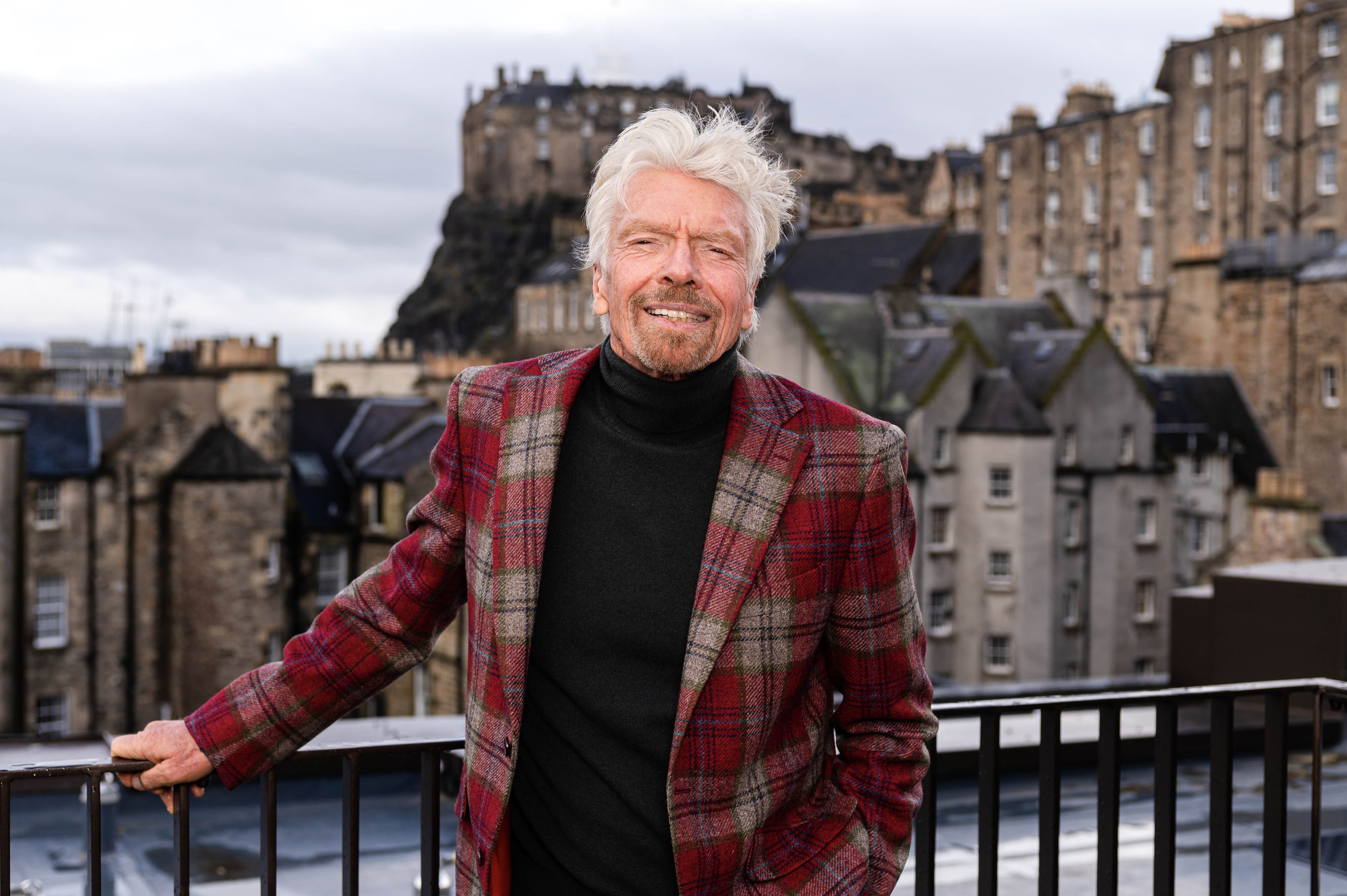 Richard Branson, nepotul lui J. Robert Oppenheimer şi alte personalităţi cer într-o scrisoare deschisă oprirea catastrofei AI