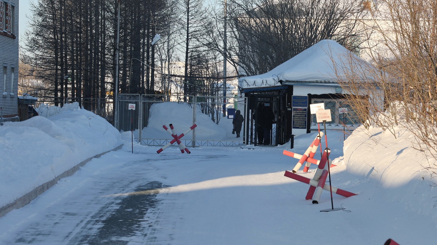 Accesul mamei şi avocaţilor lui Navalnîi la cadavrul acestuia, refuzat pentru a treia zi la rând. „Nu au fost lăsați să intre”