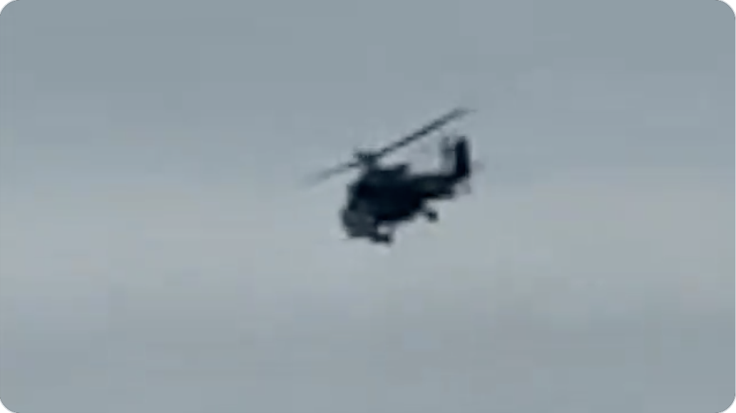 Imagini cu elicoptere rusești cautând în Marea Azov resturile unuia dintre avioanele de luptă doborâte de ucraineni